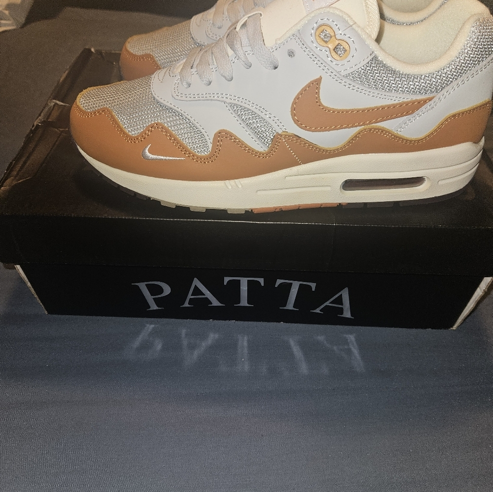 Shoes - Picture 6 of 6